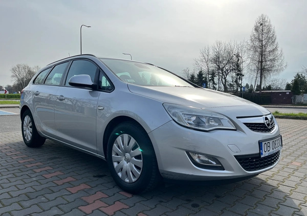 Opel Astra cena 21990 przebieg: 235000, rok produkcji 2011 z Gliwice małe 596